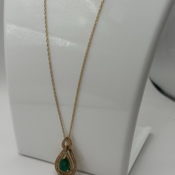 Emerald (1-1/4 ct. t.w.) & Diamond (1/4 ct. t.w.) 18" Pendant Necklace in 14k gd - Picture 4 of 6
